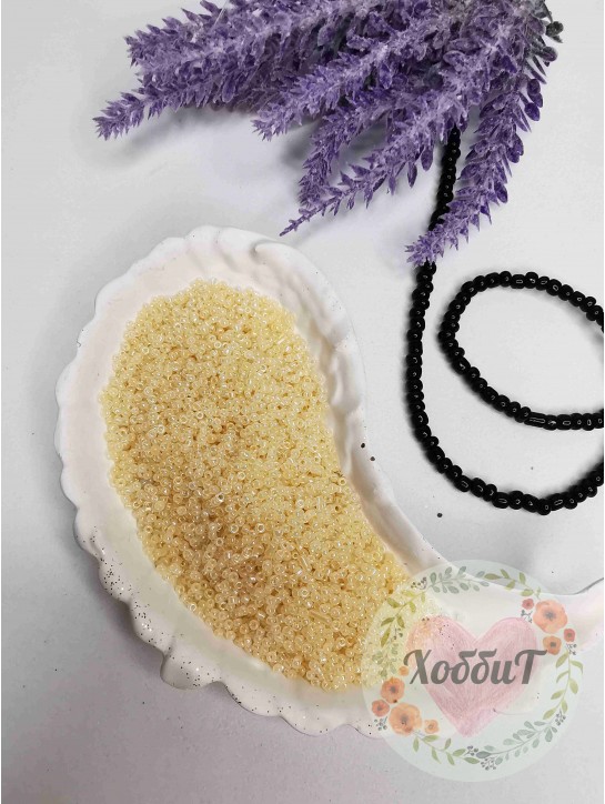 Бисер 13/0 класс А, калиброванный Чехия (бежевый перламутровый)